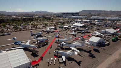 NBAA-BACE - business jets lined up outside