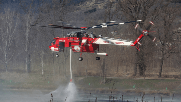 Collecting water in helicopter